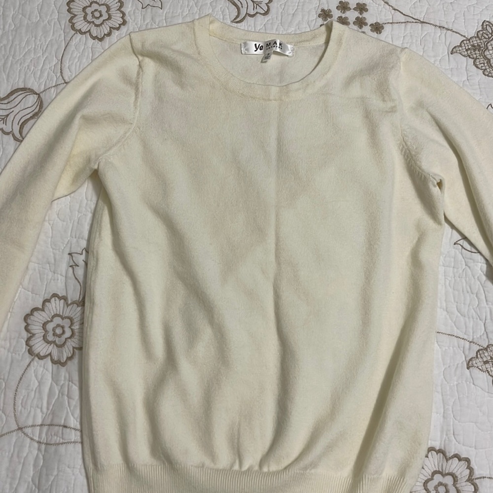Cozy yellow sweater by YeMAK